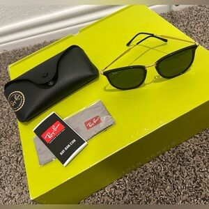 NWOT Ray-Ban RB4451 Sunglasses (Display)